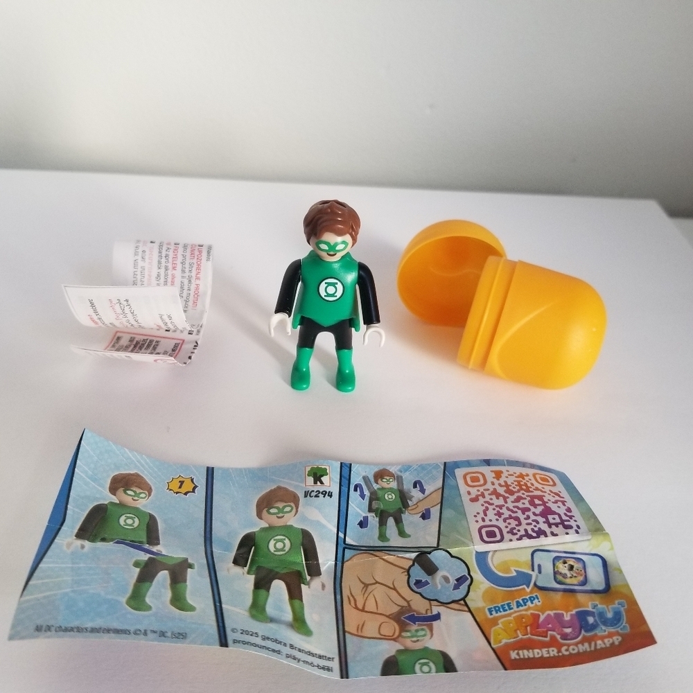2/12$ Green Lantern DC Comic Playmobil Kinder Egg Surprise Figure